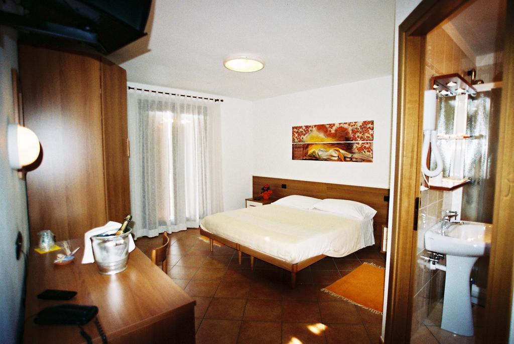 Il Grappolo D' Oro Hotel Arba ภายนอก รูปภาพ